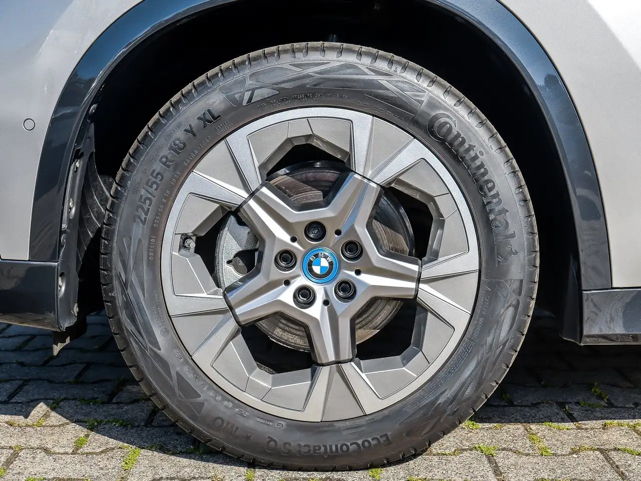 BMW iX1 4