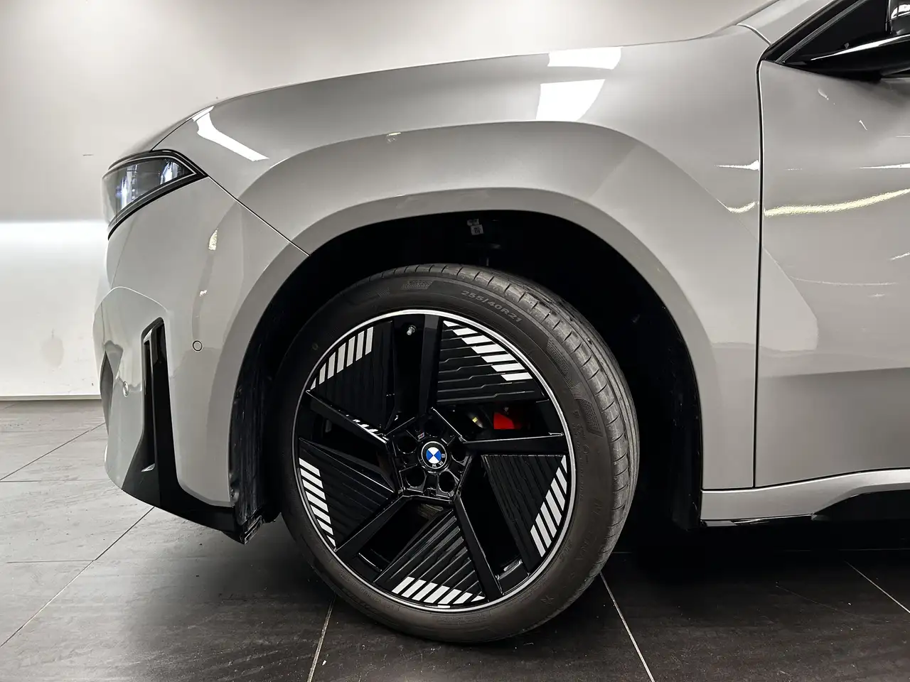 BMW iX3 50 8