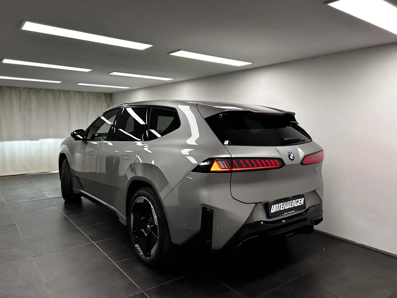 BMW iX3 50 10