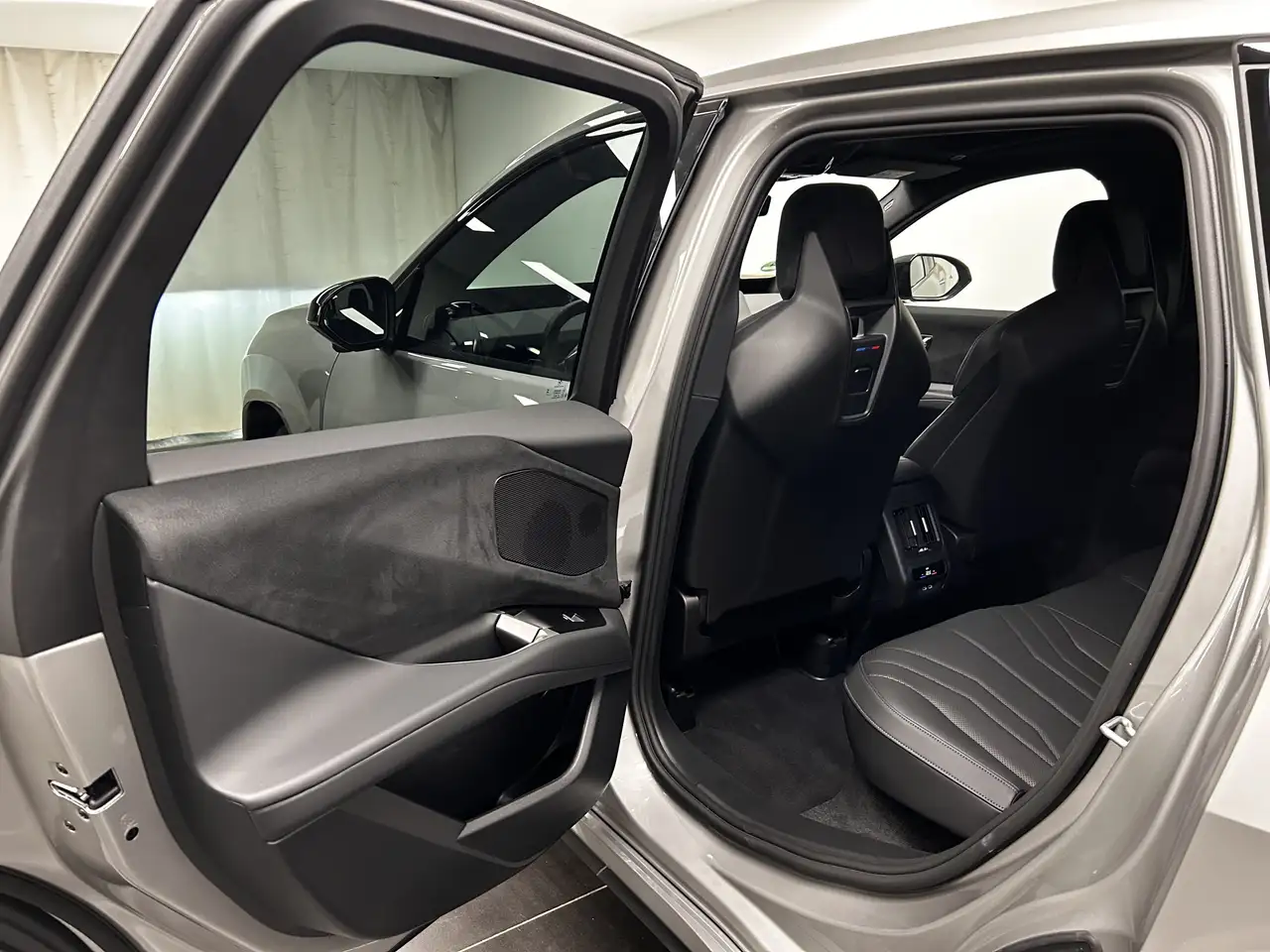 BMW iX3 50 13