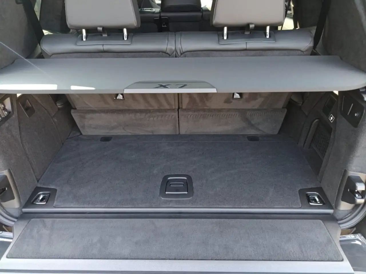 BMW X7 9