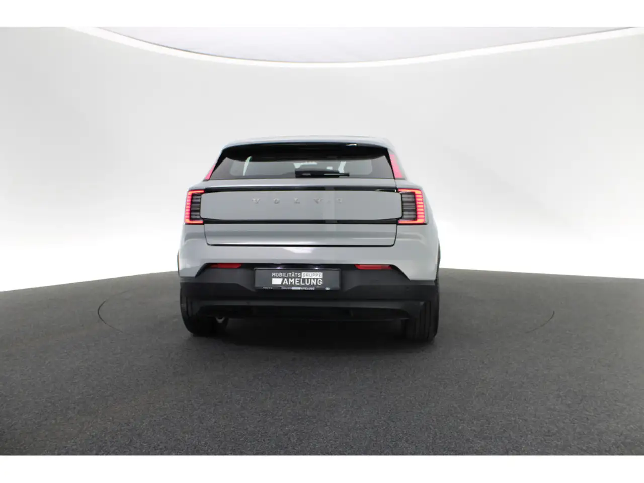 Volvo EX30 5