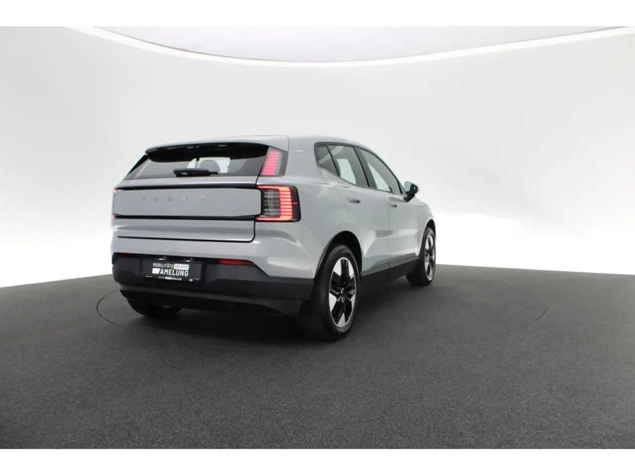 Volvo EX30 6