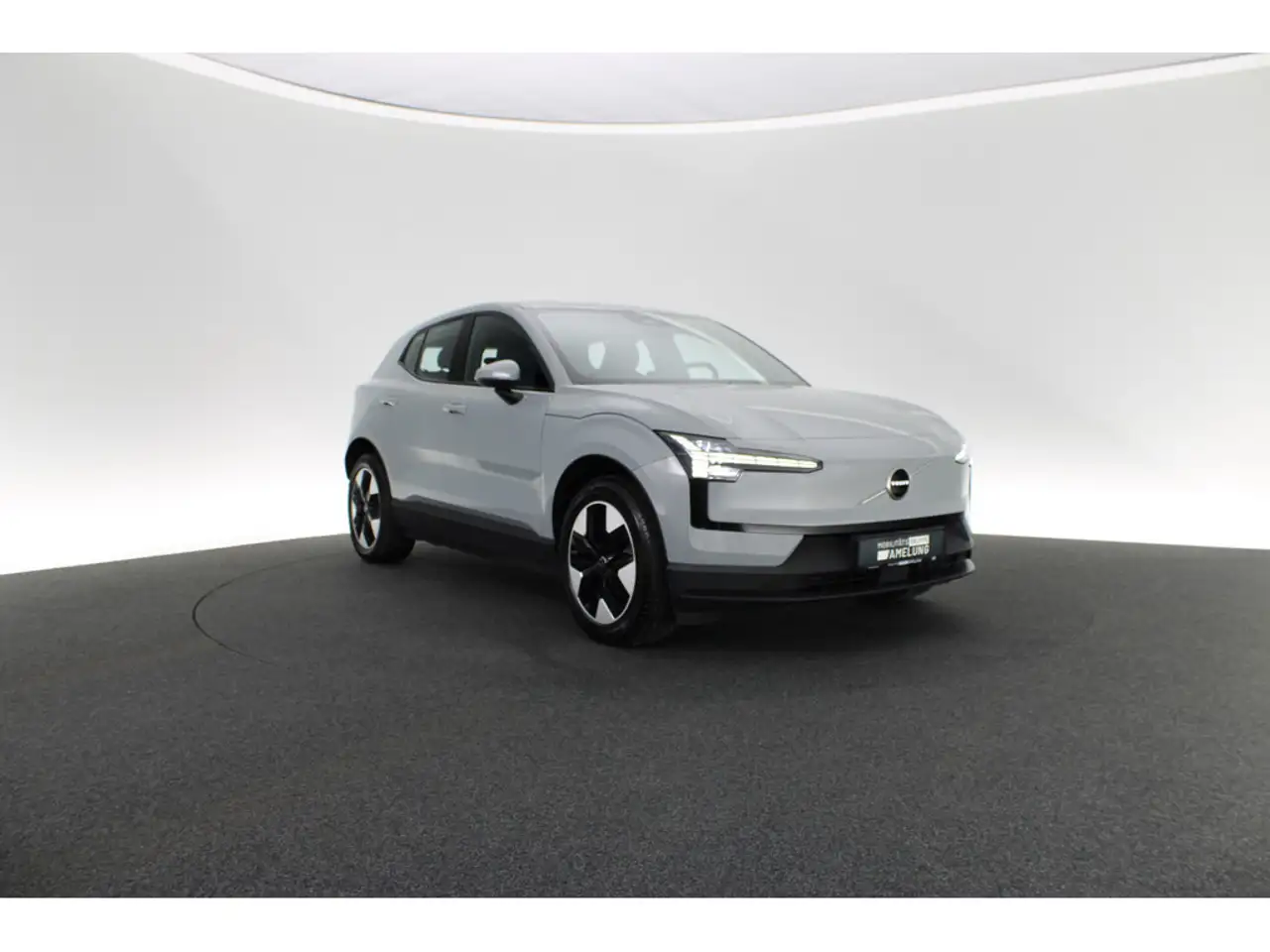 Volvo EX30 8