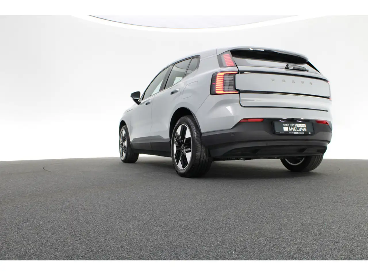 Volvo EX30 12