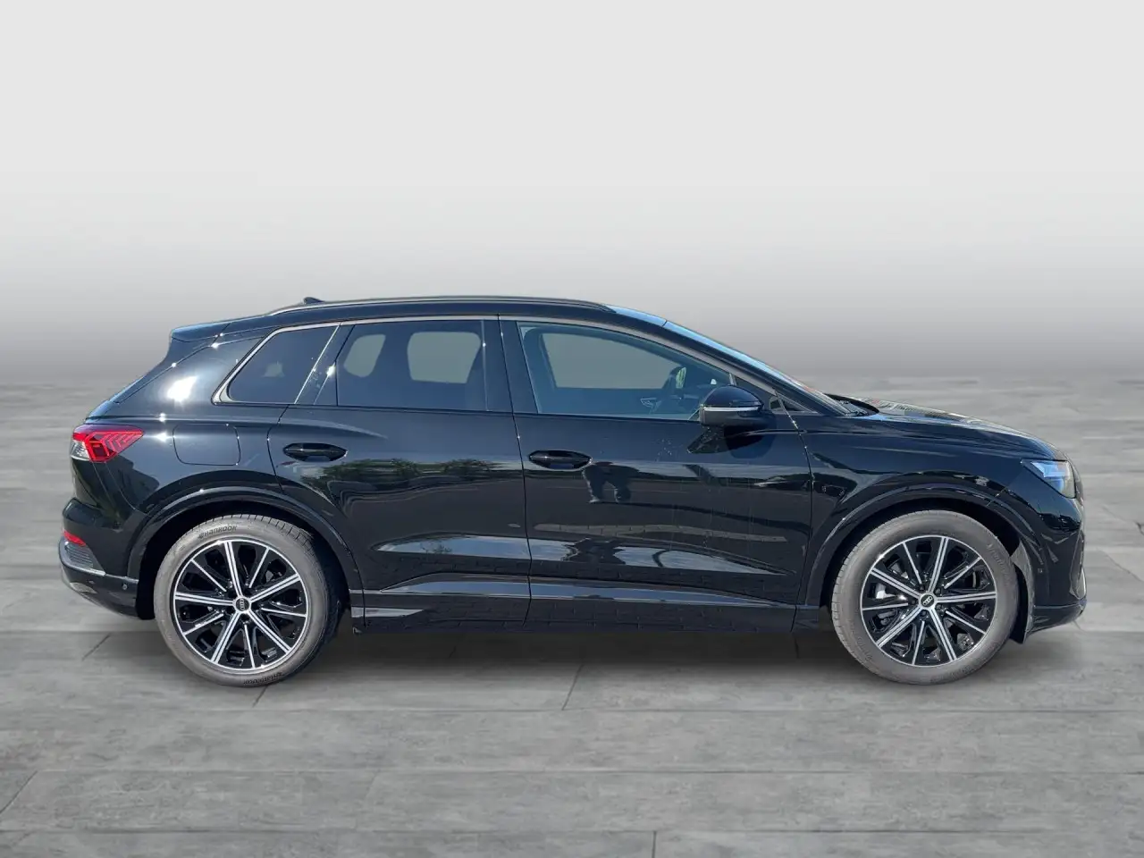 Audi Q4 6