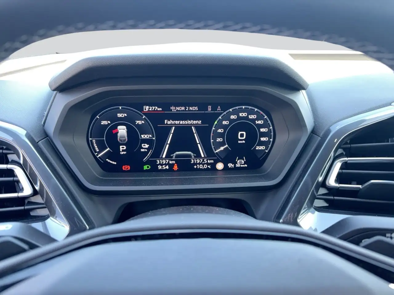 Audi Q4 10