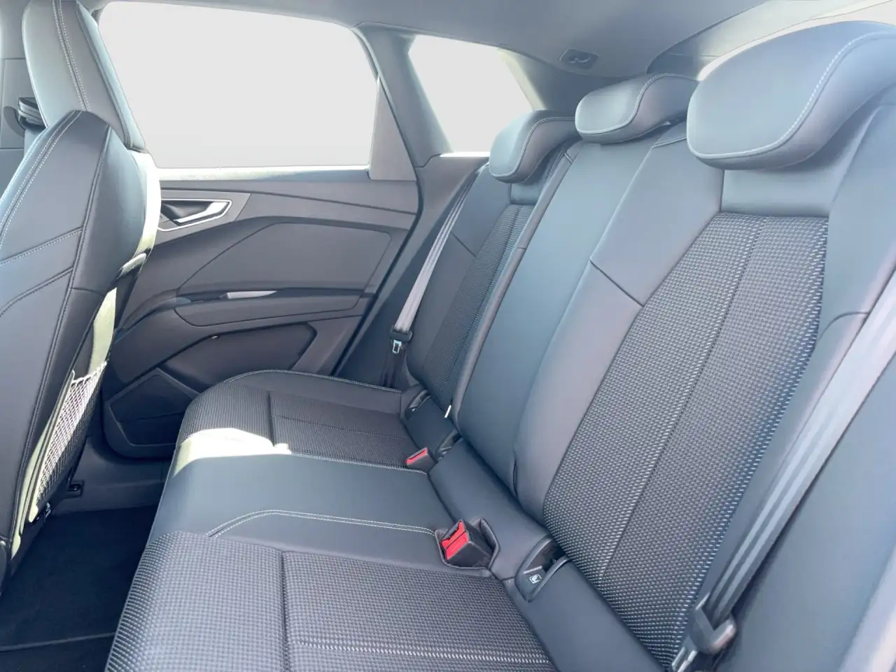 Audi Q4 12
