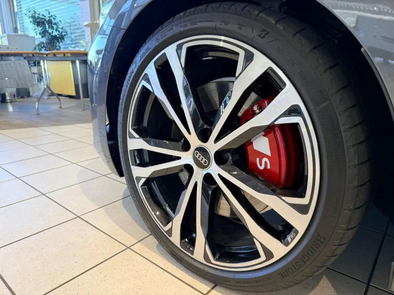 Audi S5 4