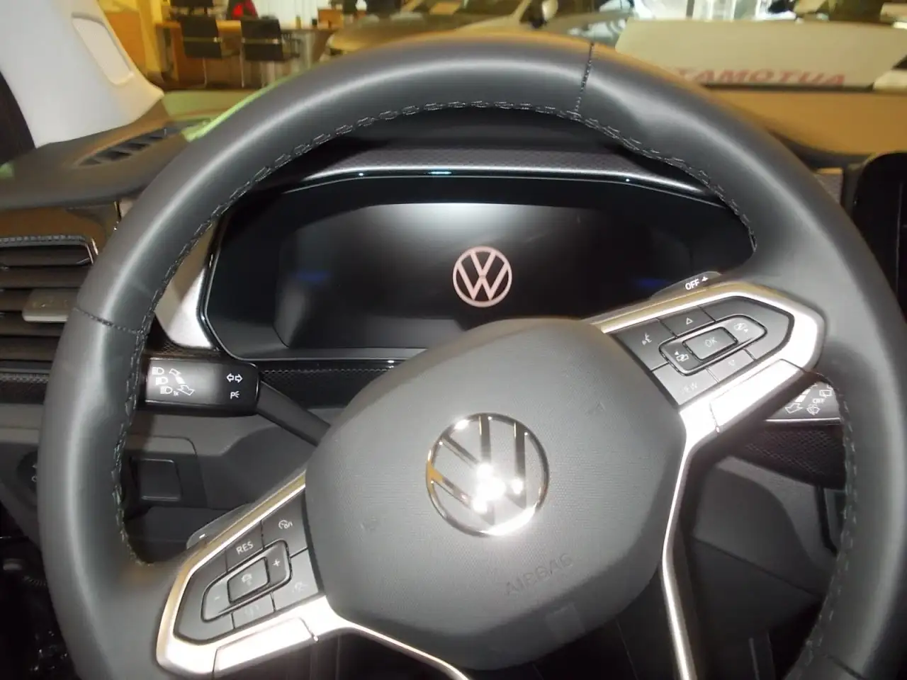 Volkswagen T-Cross 8