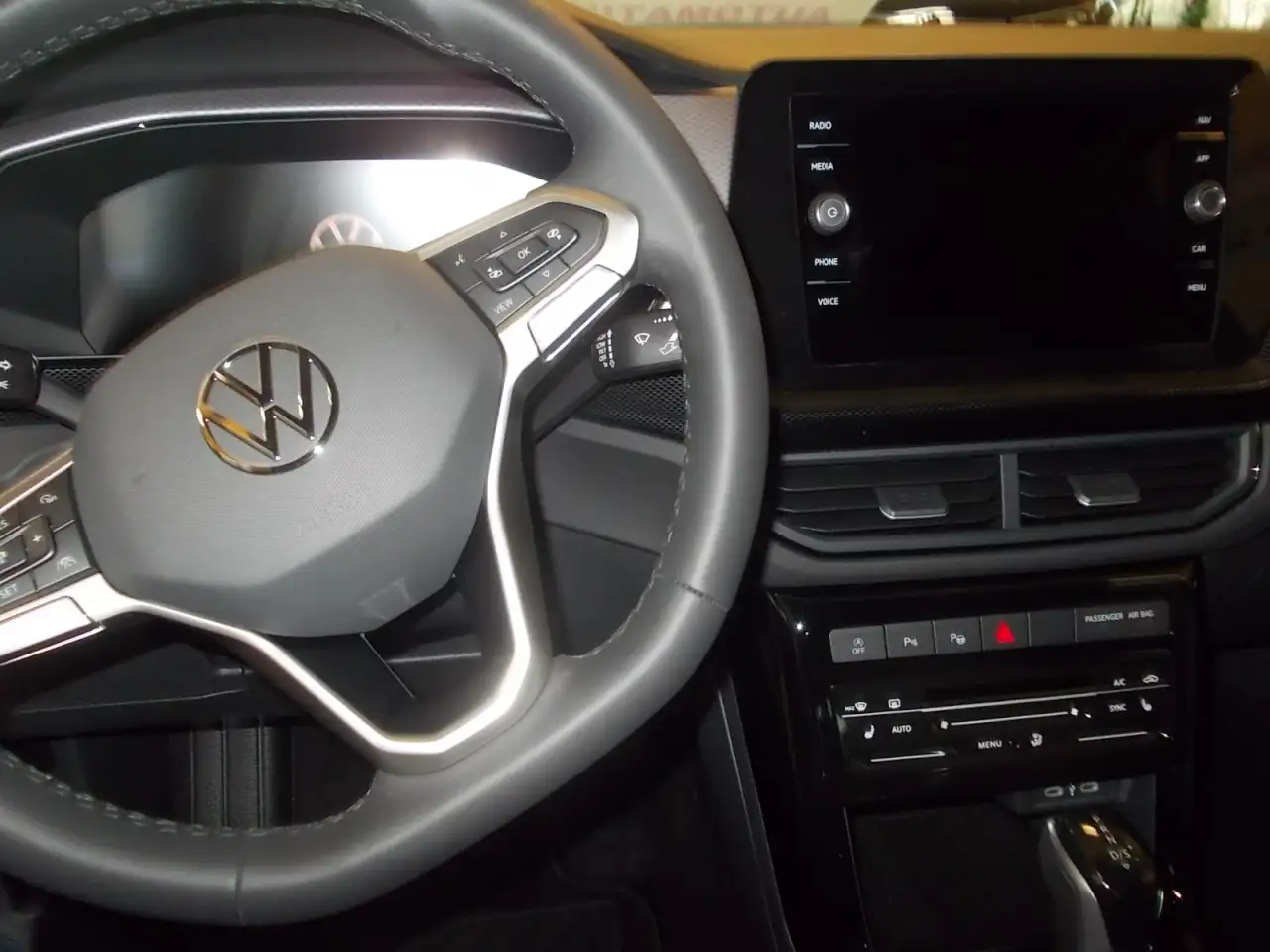 Volkswagen T-Cross 9