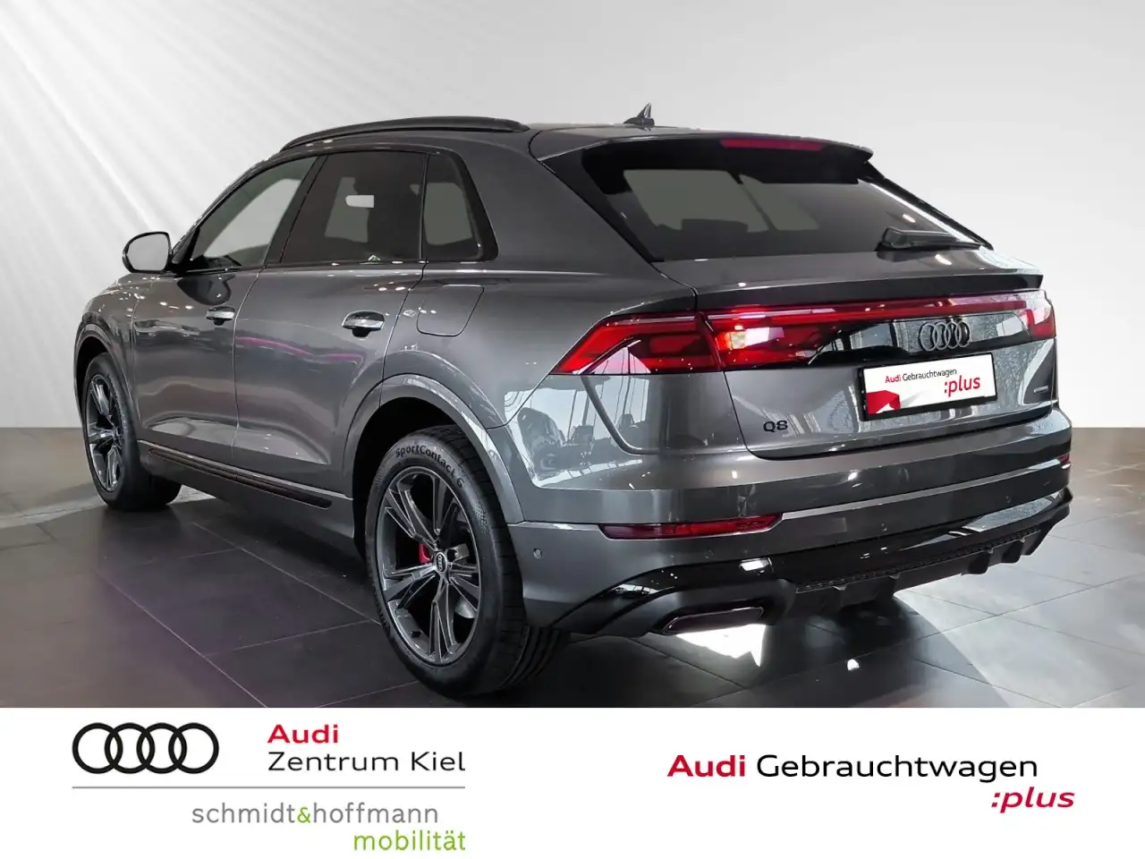Audi Q8 4