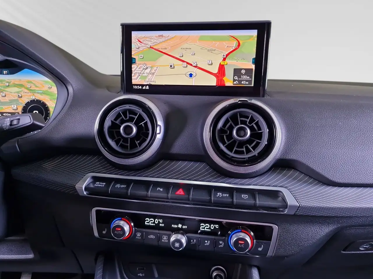 Audi Q2 35 12