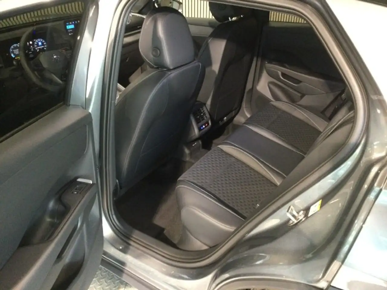 Volkswagen T-Roc 4