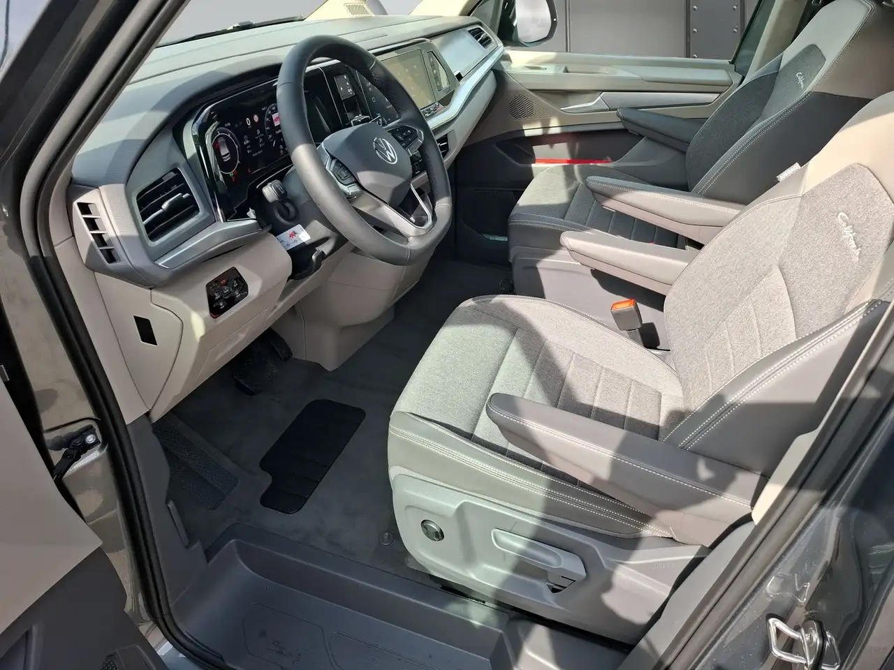 Volkswagen T7 California 10