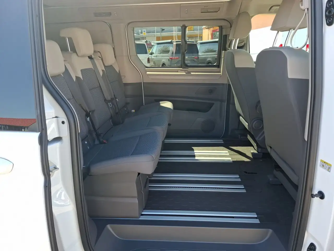 Volkswagen T7 California 16