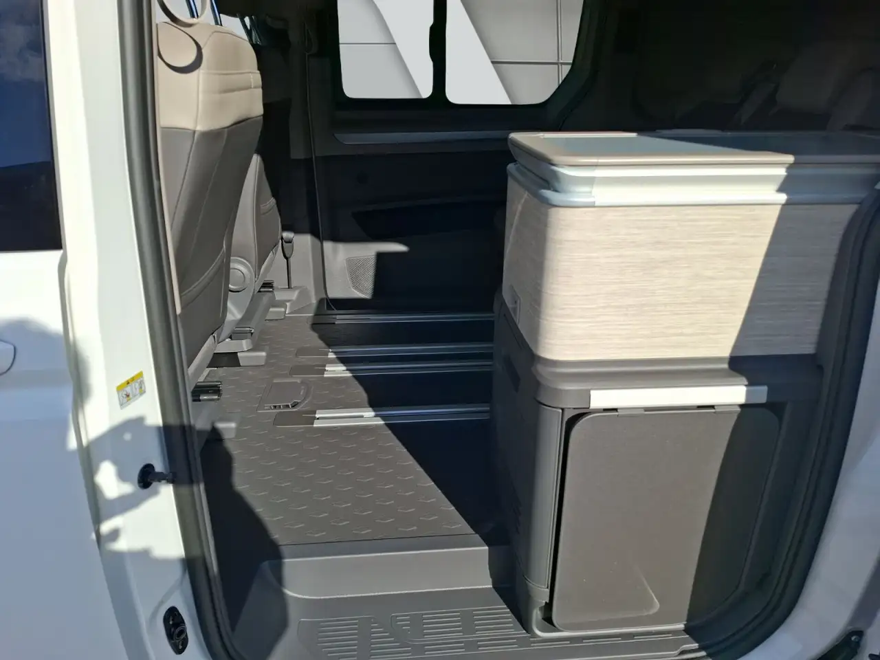 Volkswagen T7 California 13