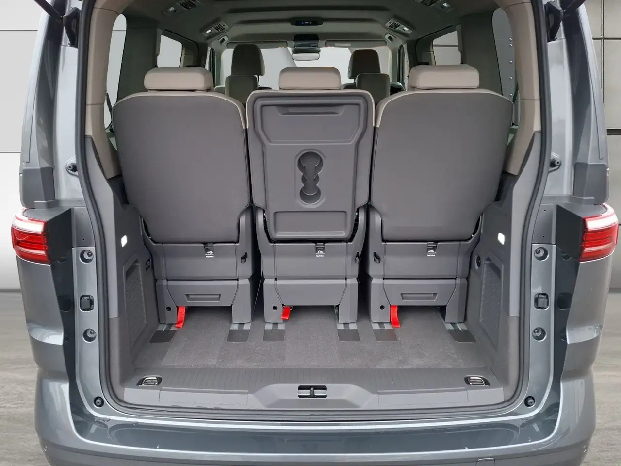Volkswagen T7 Multivan 9