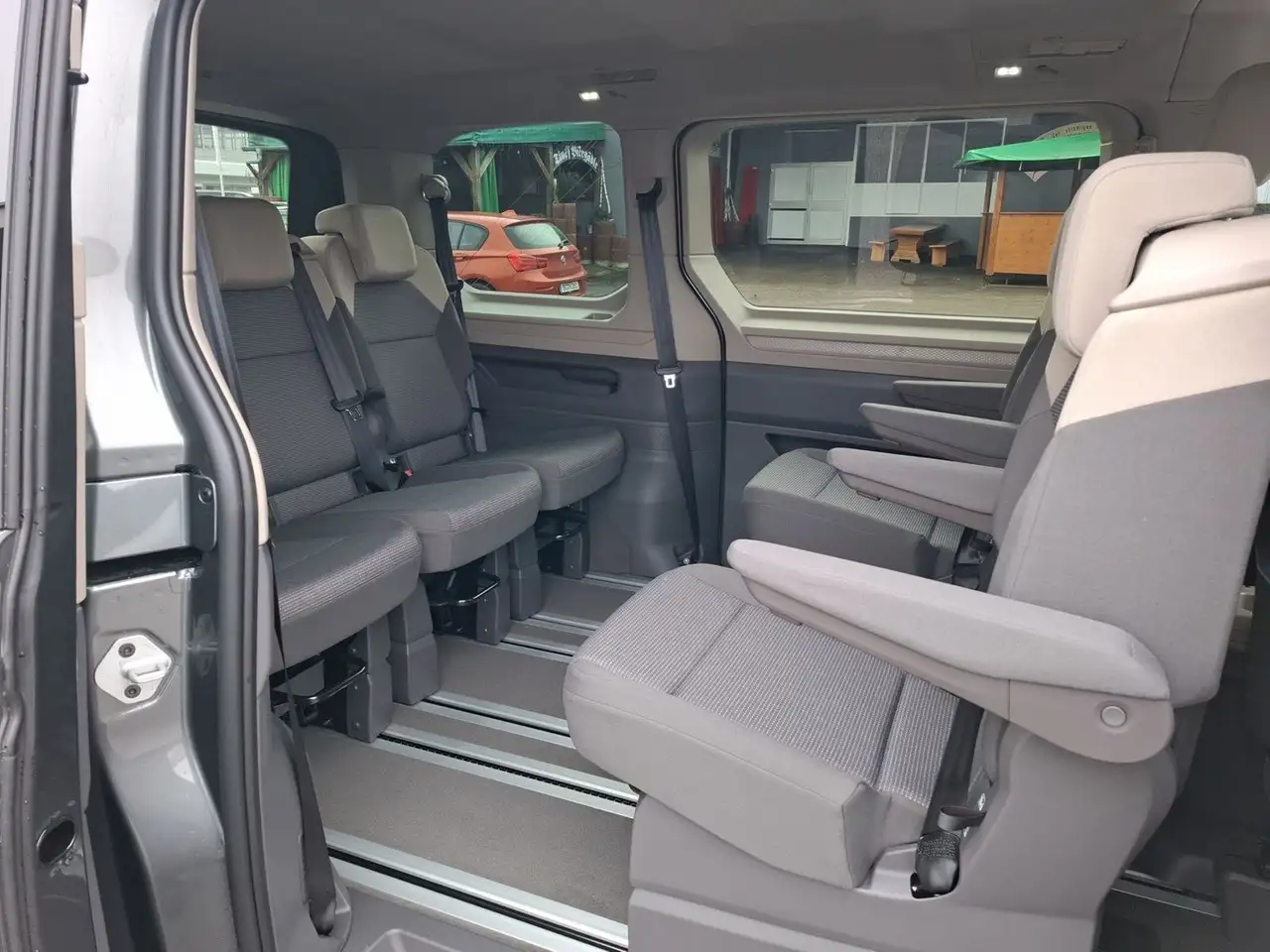 Volkswagen T7 Multivan 16
