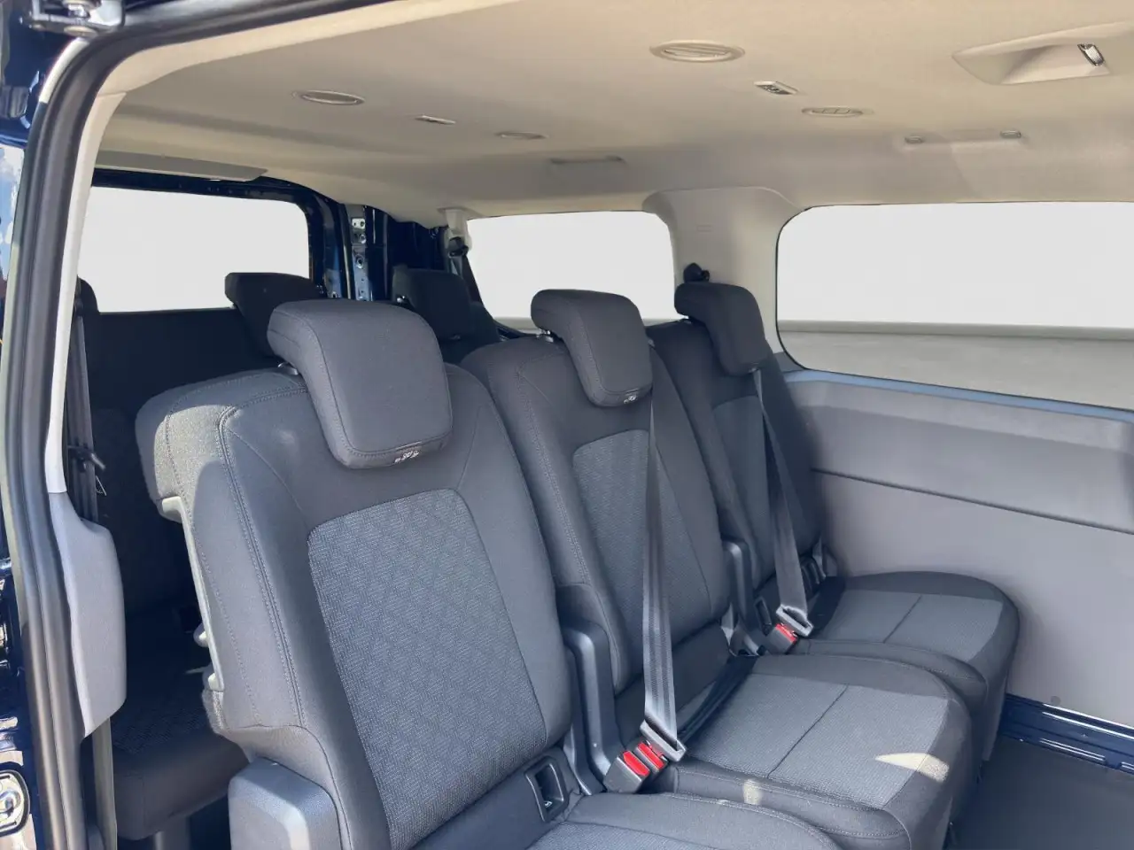 Volkswagen T7 Kombi 9