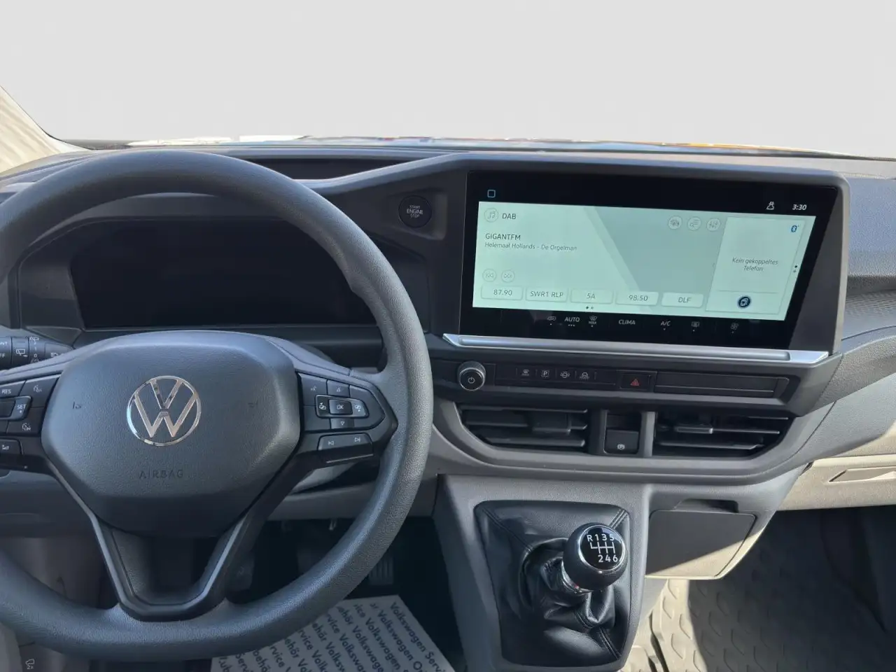 Volkswagen T7 Kombi 10