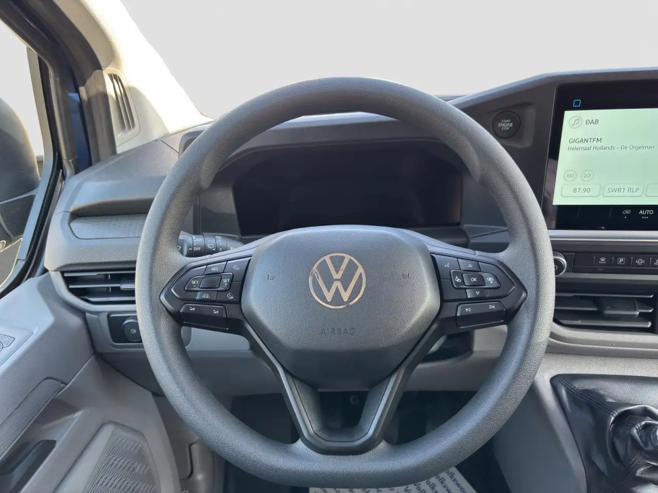 Volkswagen T7 Kombi 11
