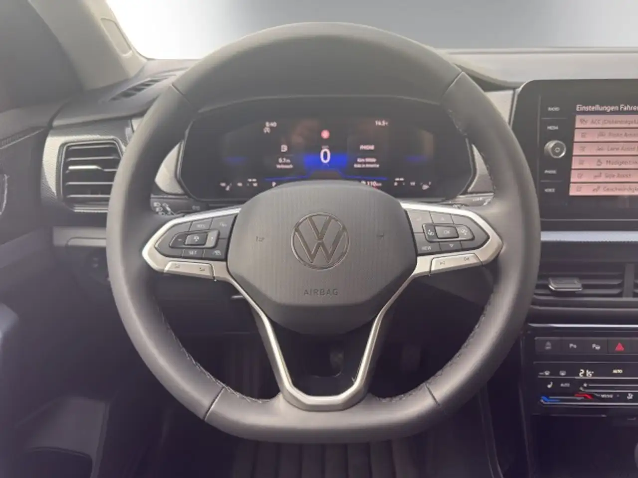 Volkswagen T-Cross 6
