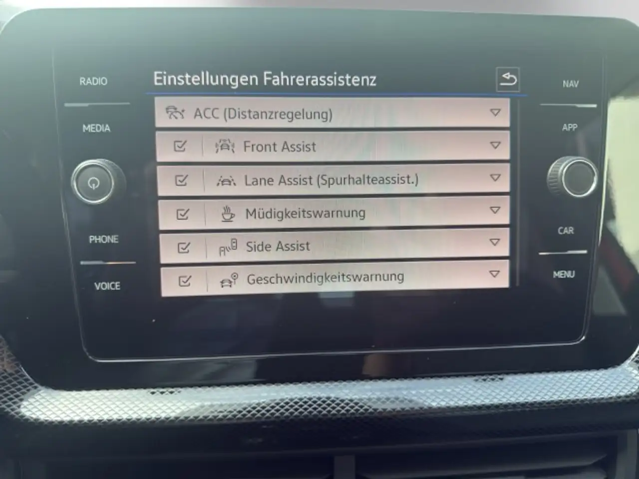 Volkswagen T-Cross 9