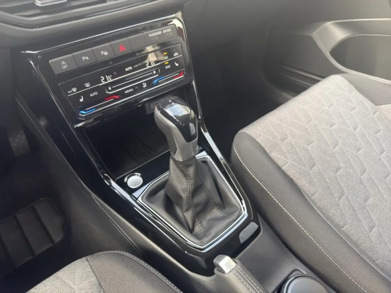 Volkswagen T-Cross 10