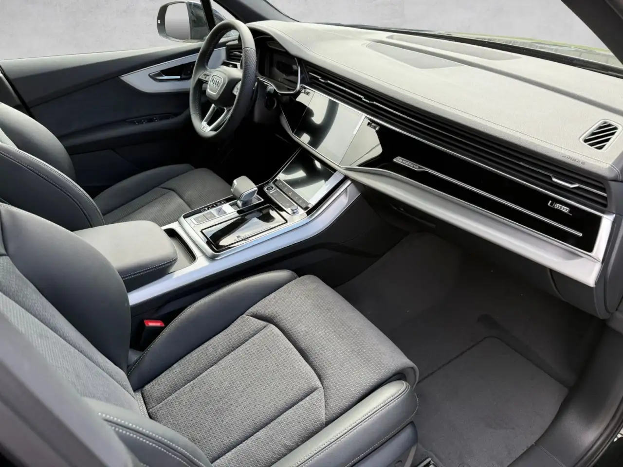 Audi Q7 6