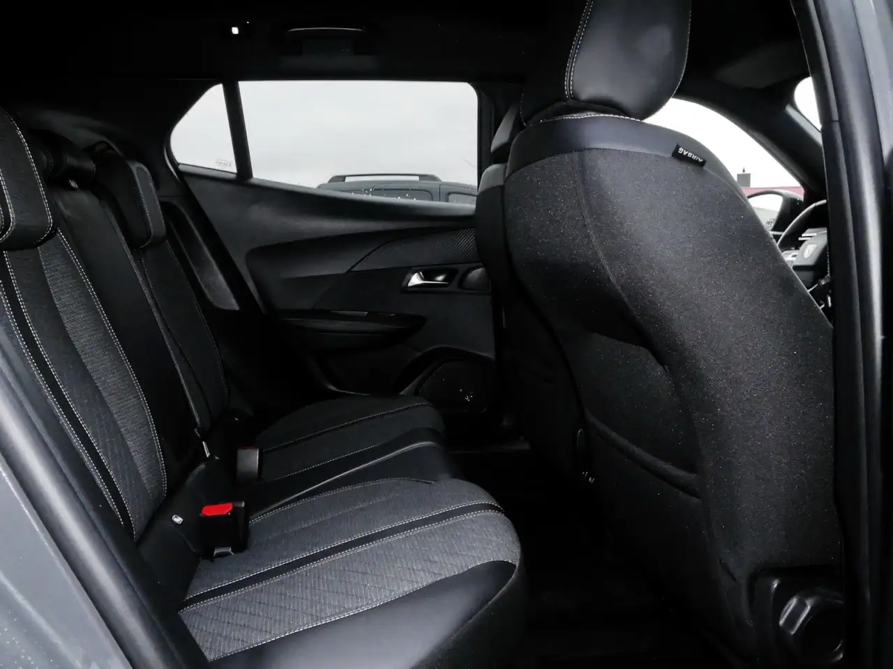 Peugeot 2008 8