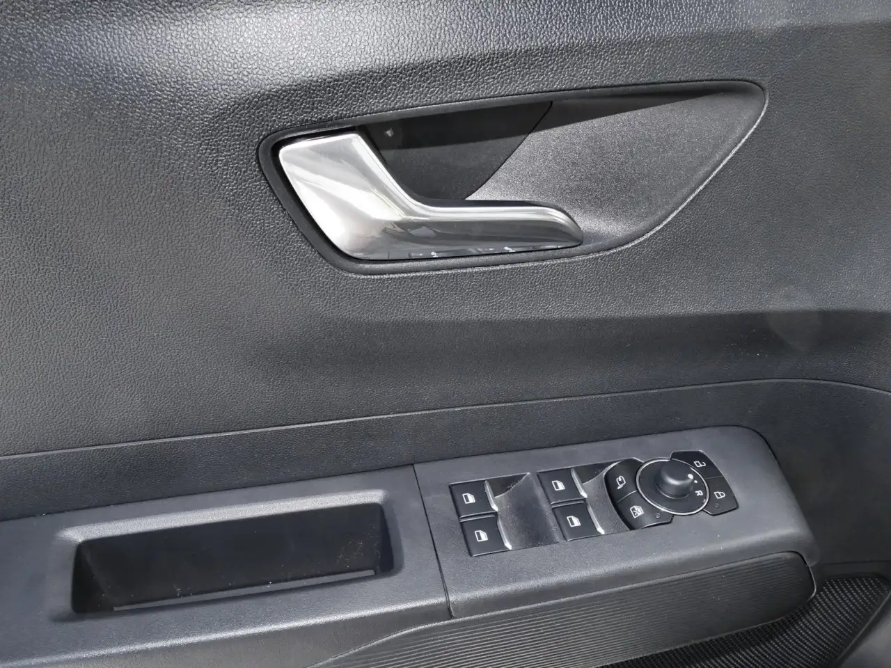 Ford Tourneo 10