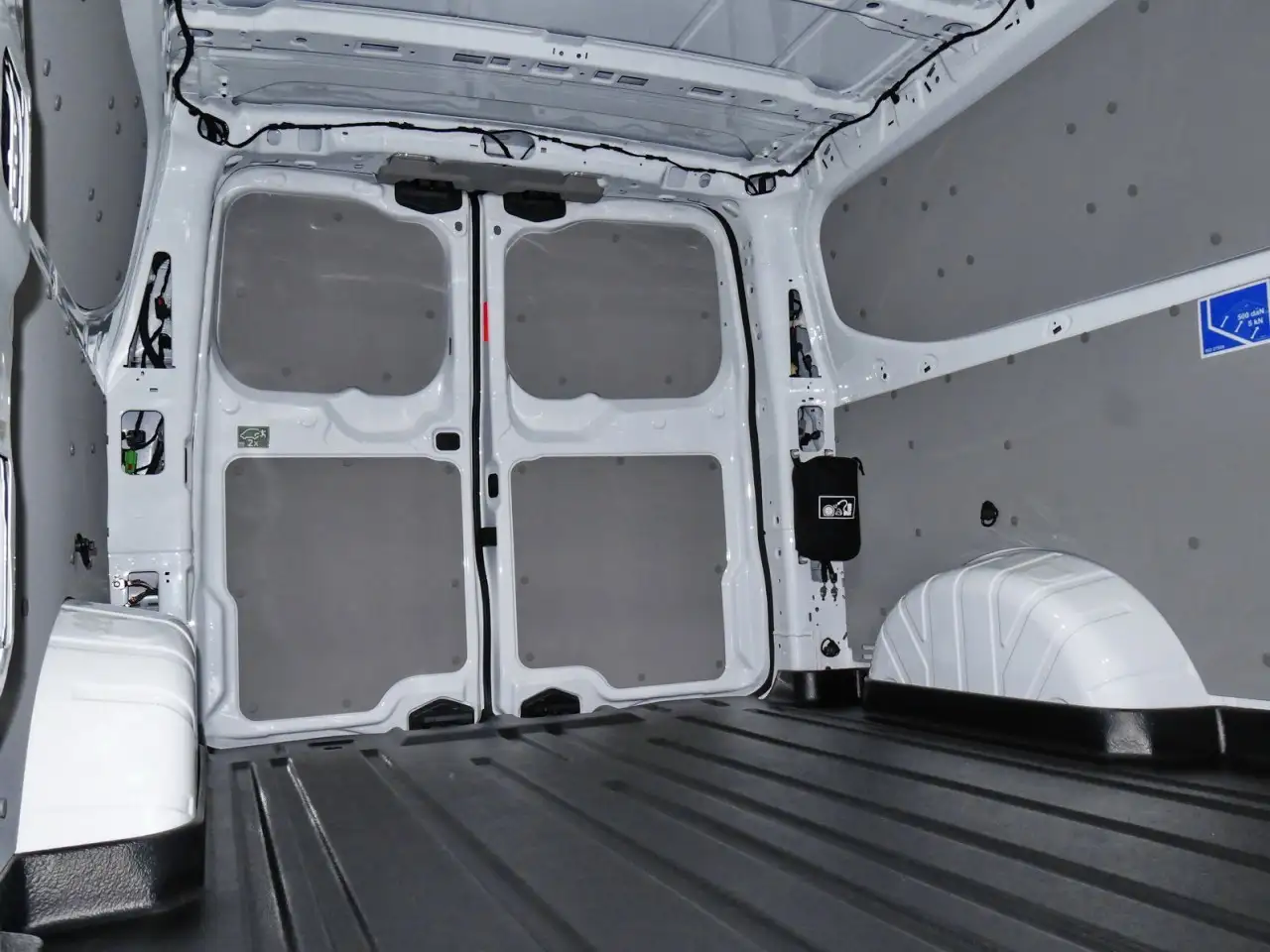 Ford Transit 9
