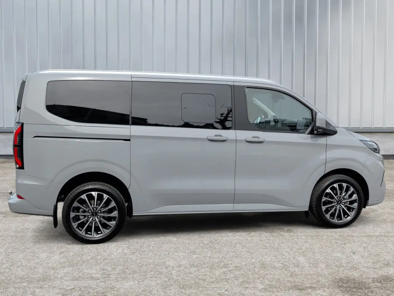 Ford Tourneo 7