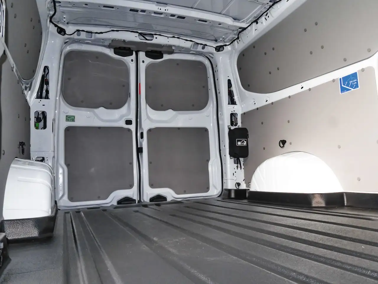 Ford Transit 9