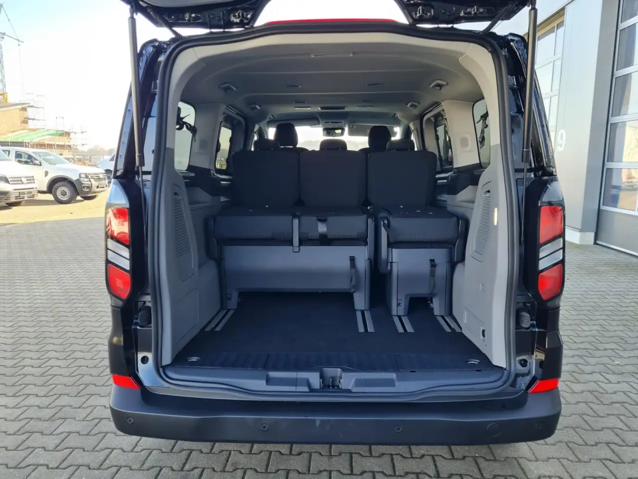 Ford Tourneo 8