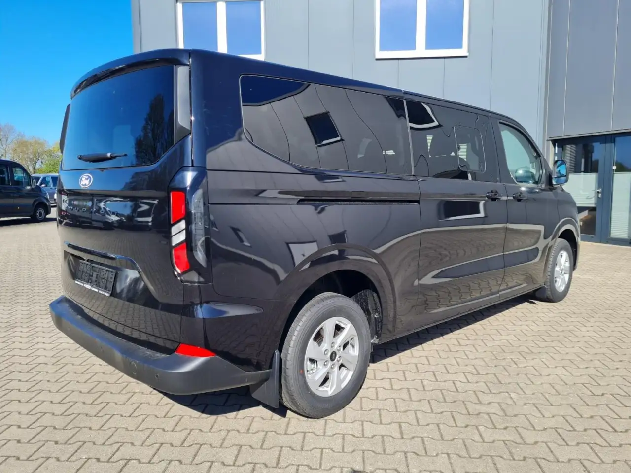 Ford Tourneo 4