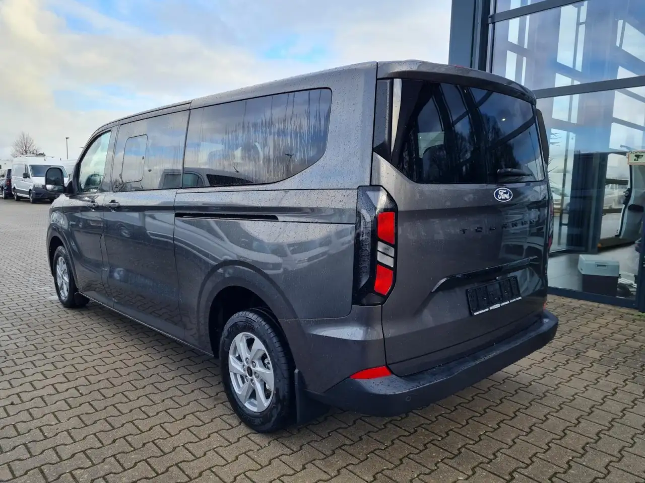 Ford Tourneo 8