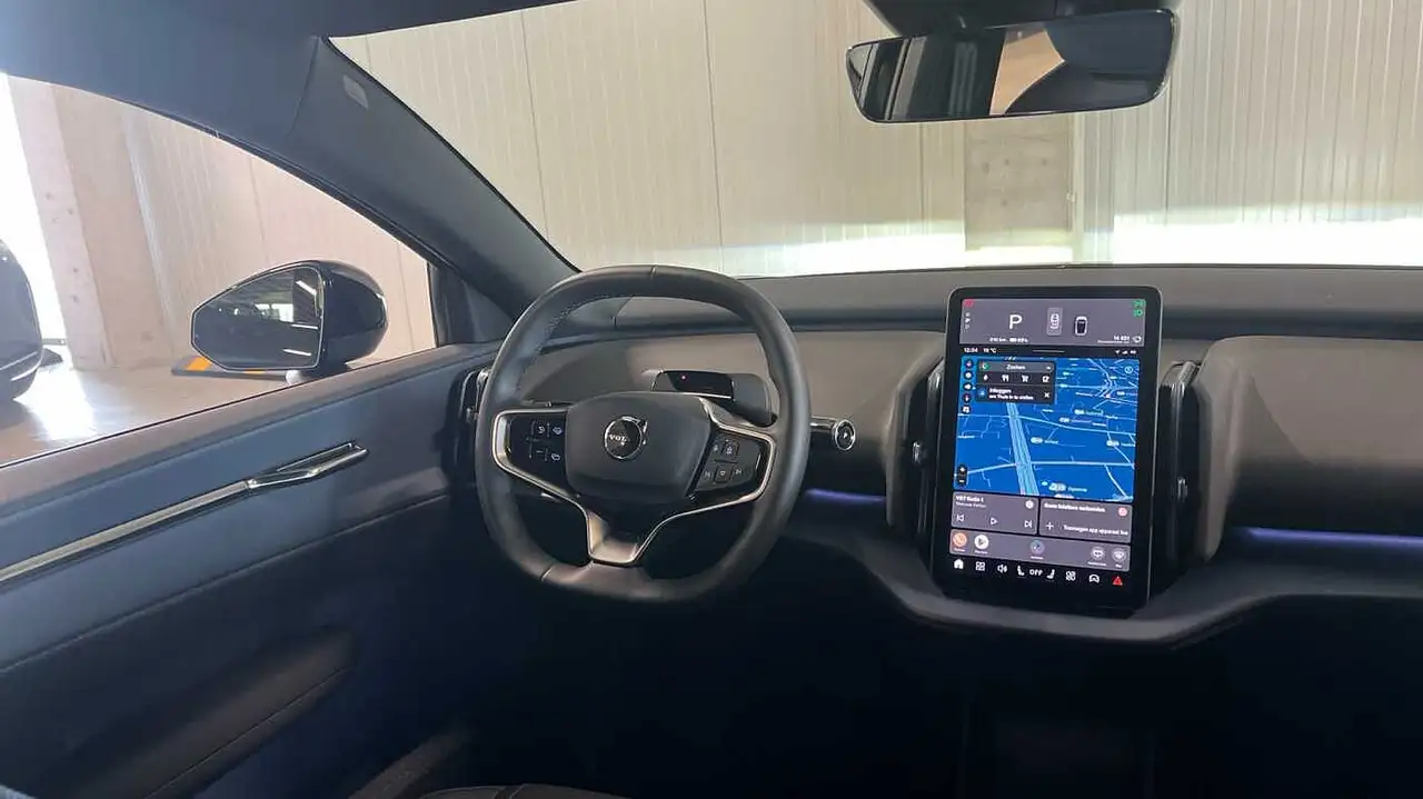 Volvo EX30 5