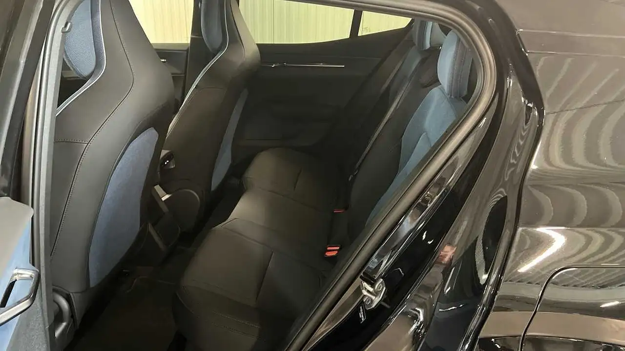 Volvo EX30 7