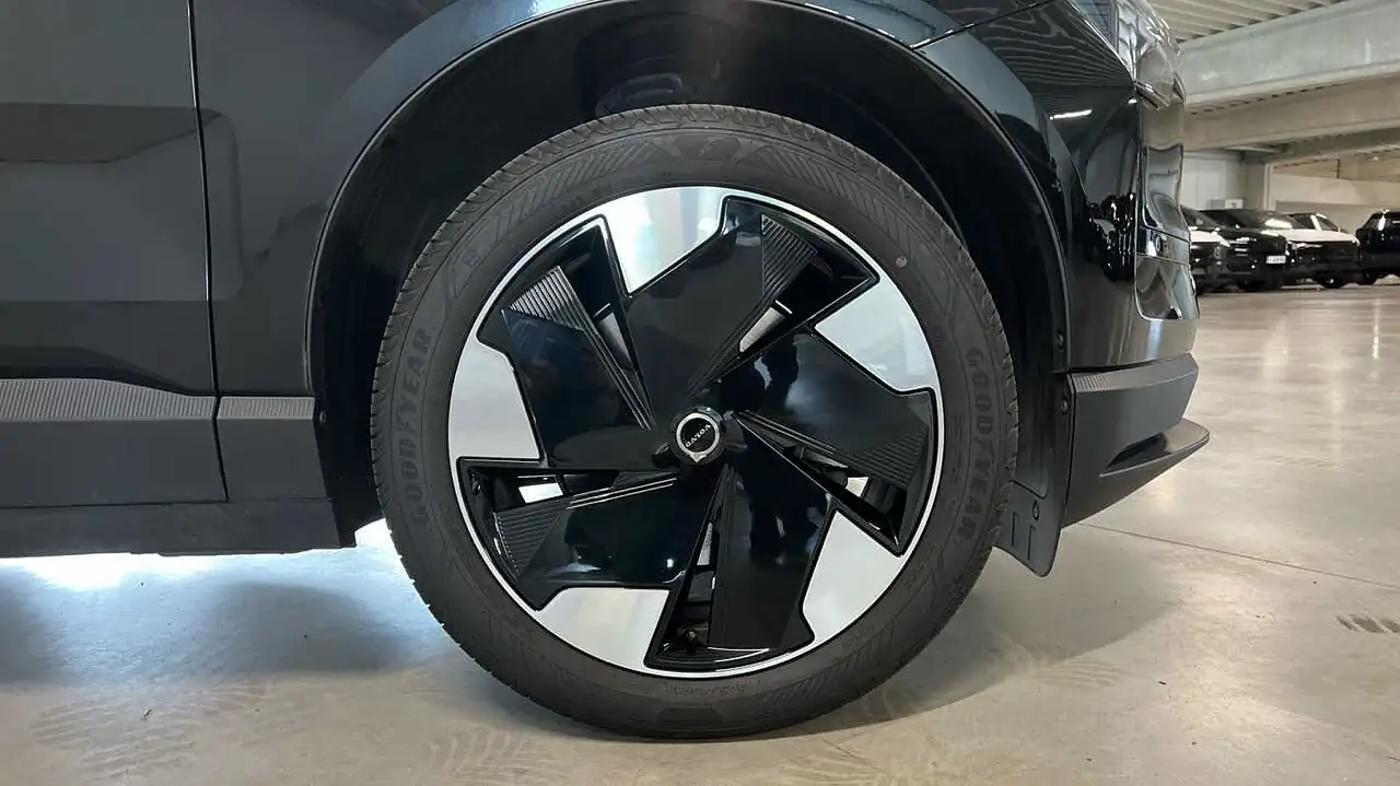 Volvo EX30 10