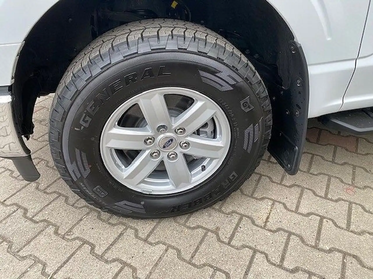 Ford F 150 8