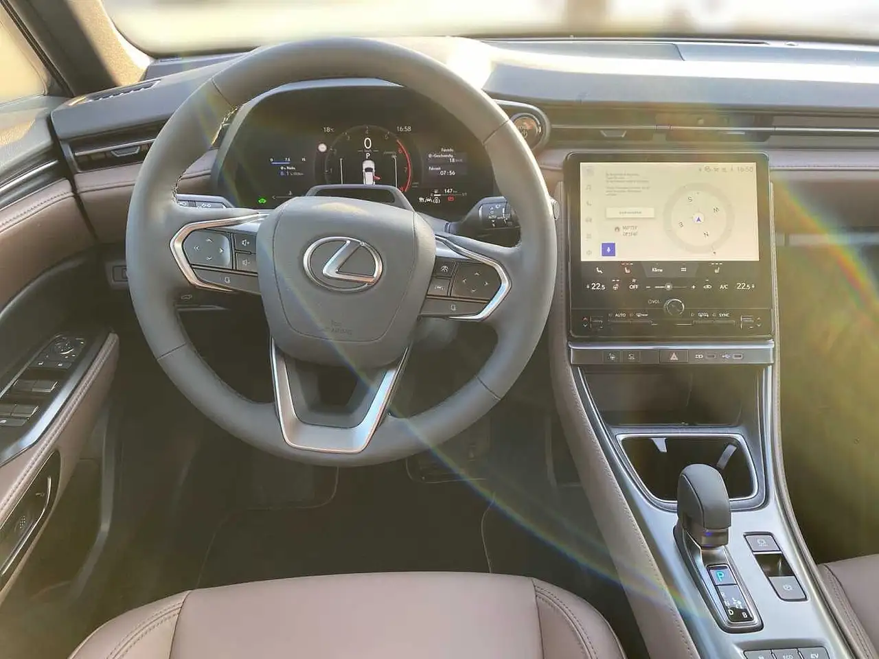 Lexus LBX 9
