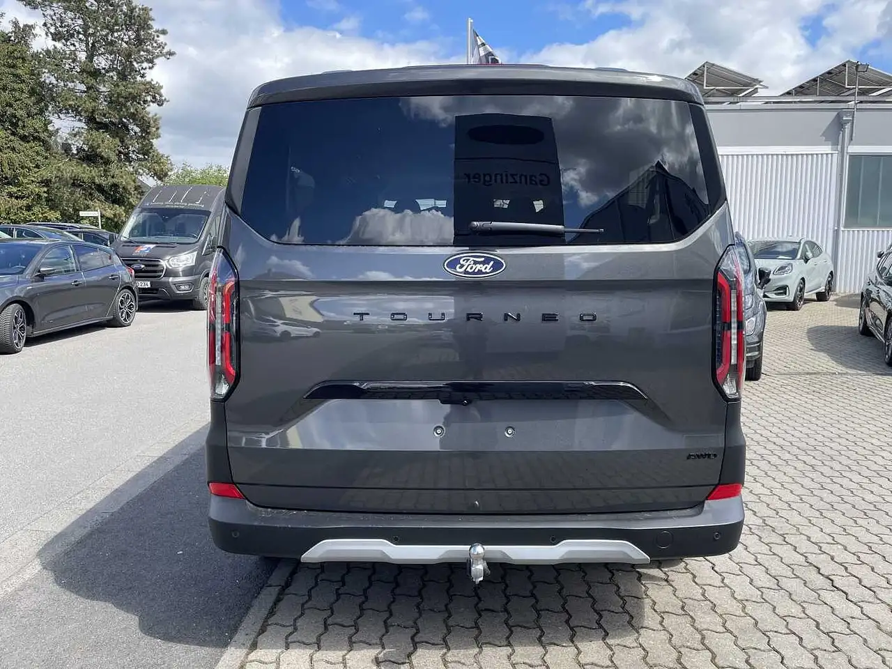 Ford Tourneo 4