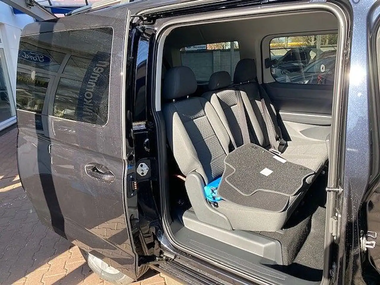 Ford Tourneo 11