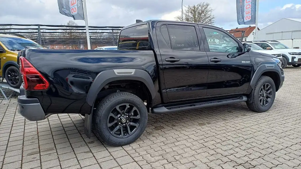 Toyota Hilux 4