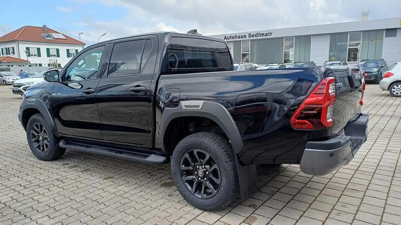 Toyota Hilux 5