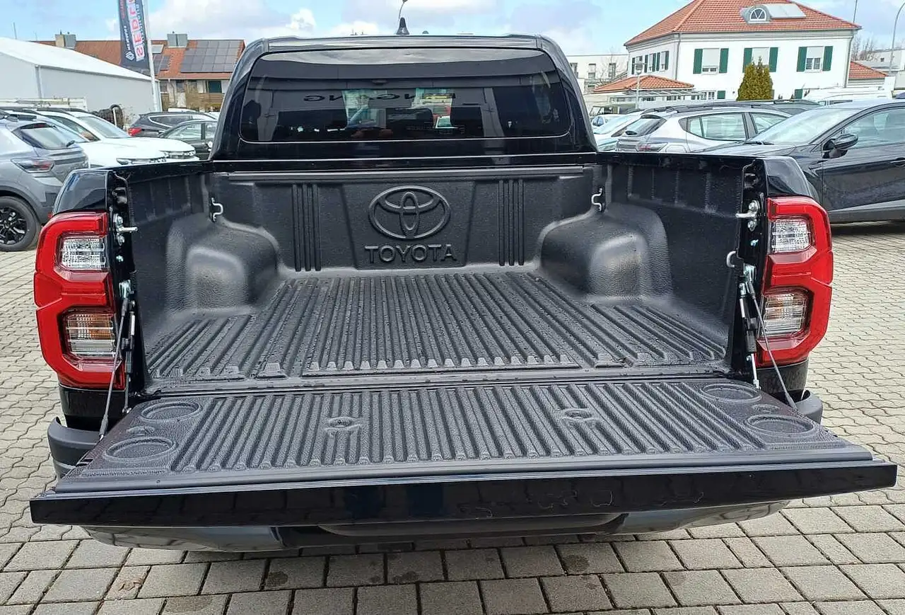 Toyota Hilux 7