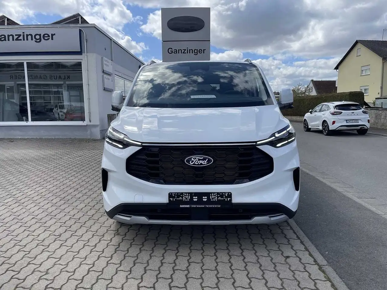 Ford Tourneo 4