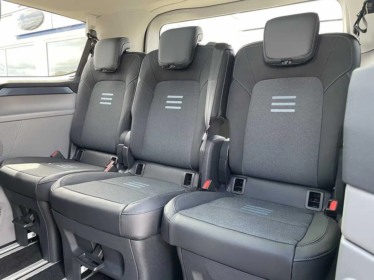 Ford Tourneo 8